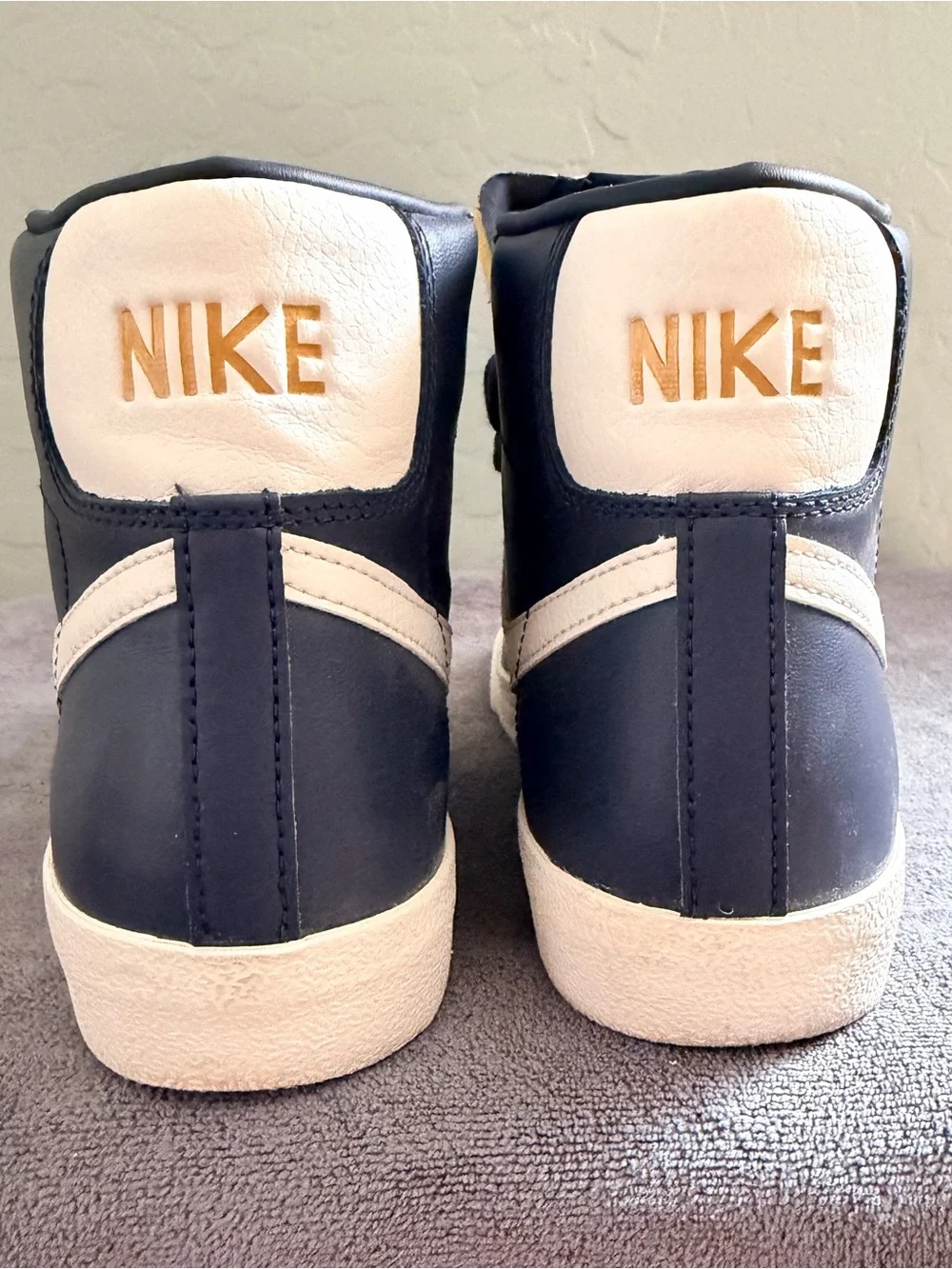 Nike Blazer Mid 77 Vintage Navy Blue White Yellow Script Sneakers W9 M7.5